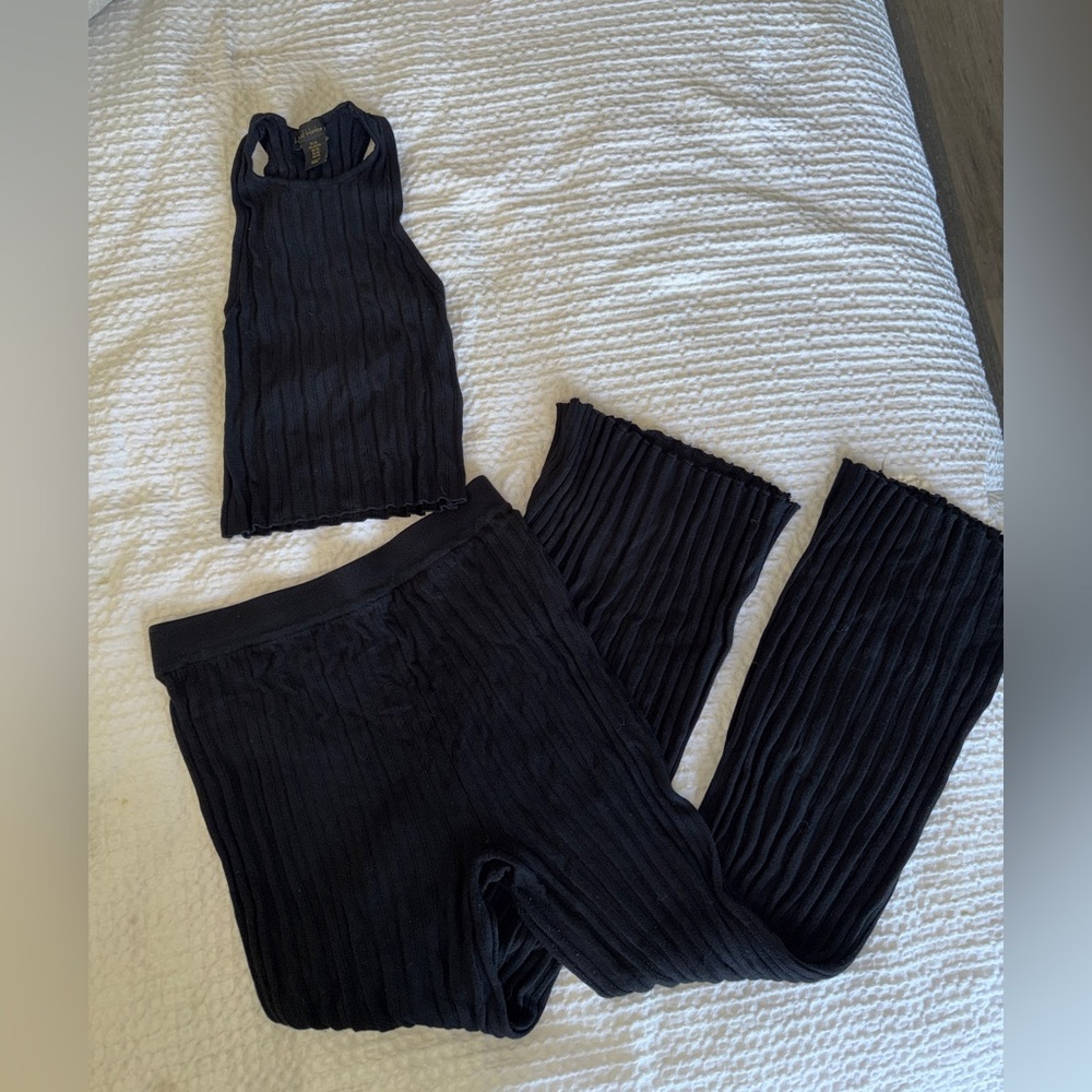 House of Harlow 1960 Black Ribbed Set